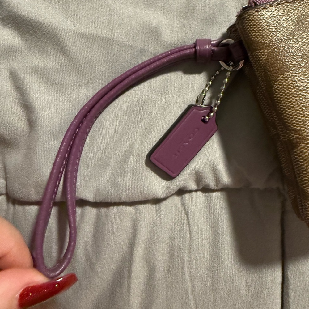 Coach wristlet - Picture 3 of 8